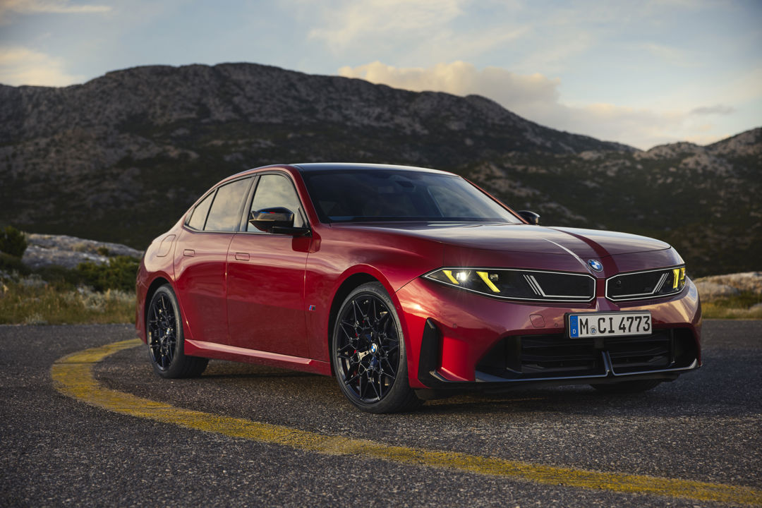New BMW 3 Series brings Neue Klasse technology to petrol and electric sedans